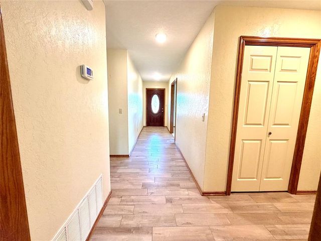 13440 Hedy Avenue, Newalla, OK 74857
