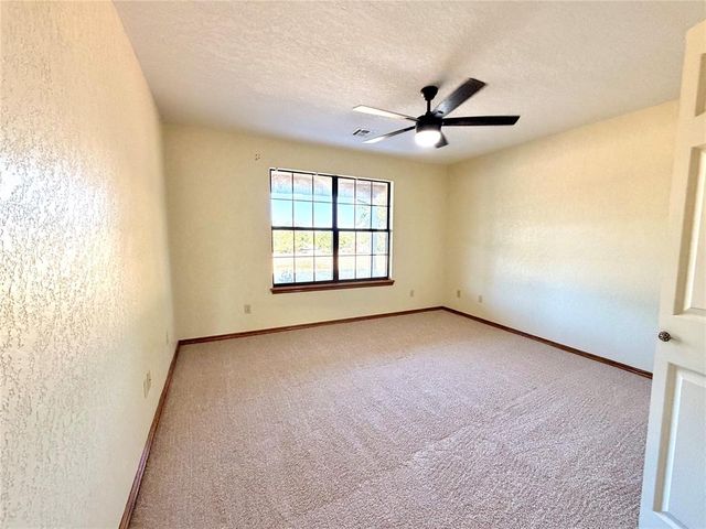 13440 Hedy Avenue, Newalla, OK 74857