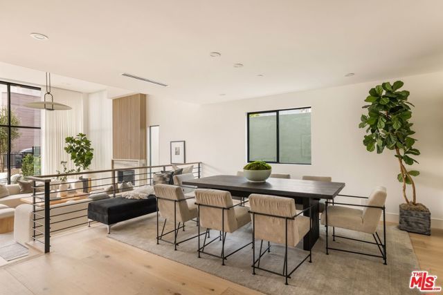 922 West Knoll Drive, West Hollywood, CA 90069
