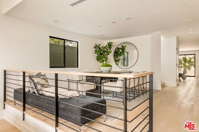 922 West Knoll Drive, West Hollywood, CA 90069