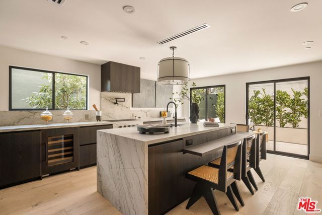 922 West Knoll Drive, West Hollywood, CA 90069