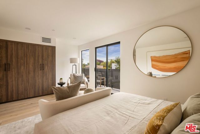 922 West Knoll Drive, West Hollywood, CA 90069