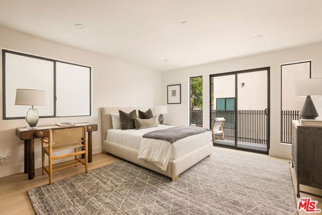 922 West Knoll Drive, West Hollywood, CA 90069