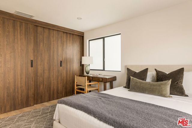 922 West Knoll Drive, West Hollywood, CA 90069