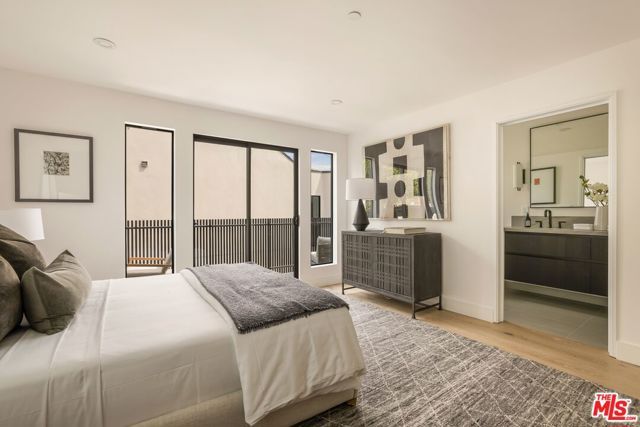 922 West Knoll Drive, West Hollywood, CA 90069