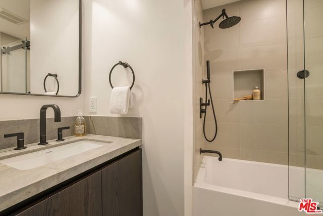 922 West Knoll Drive, West Hollywood, CA 90069