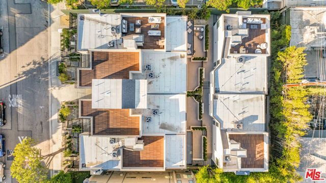 922 West Knoll Drive, West Hollywood, CA 90069