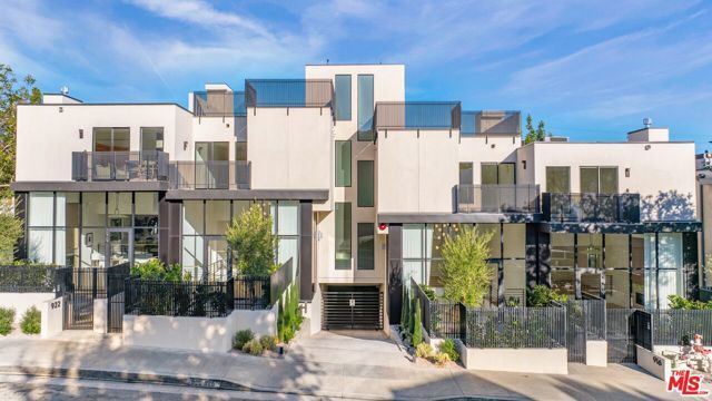 922 West Knoll Drive, West Hollywood, CA 90069