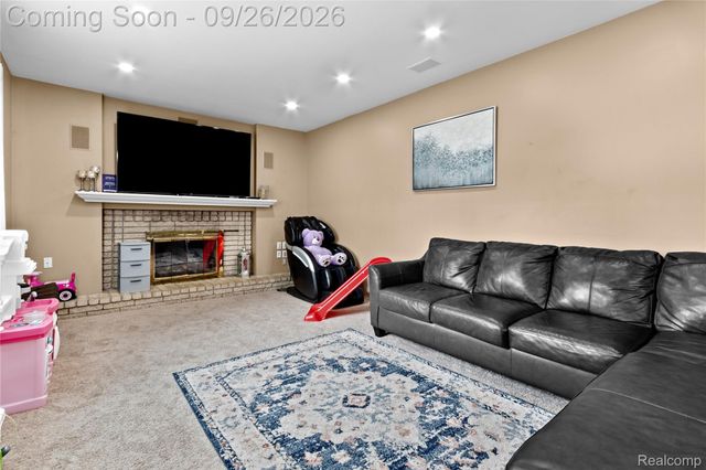 36319 Travis Drive, Sterling Heights, MI 48312
