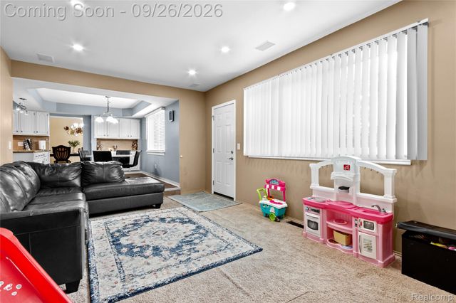 36319 Travis Drive, Sterling Heights, MI 48312