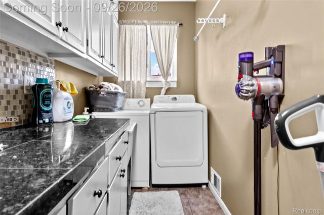 36319 Travis Drive, Sterling Heights, MI 48312