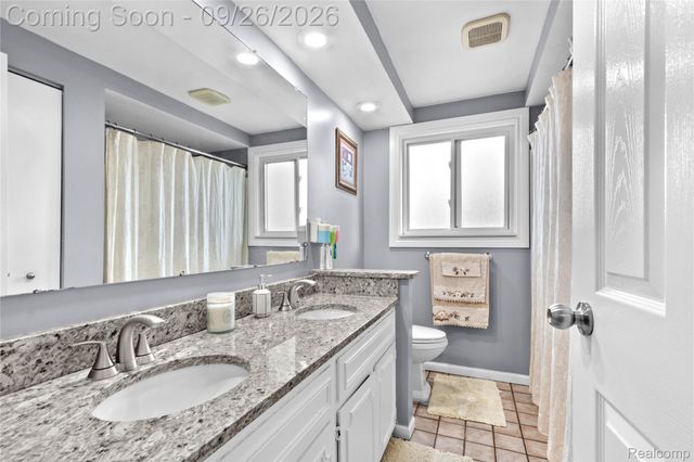 36319 Travis Drive, Sterling Heights, MI 48312