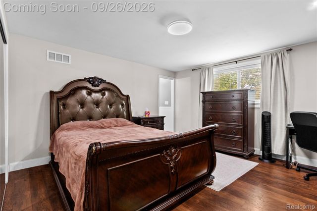 36319 Travis Drive, Sterling Heights, MI 48312