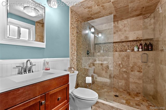 36319 Travis Drive, Sterling Heights, MI 48312