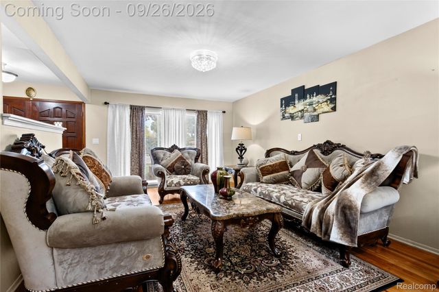 36319 Travis Drive, Sterling Heights, MI 48312