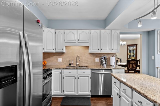36319 Travis Drive, Sterling Heights, MI 48312