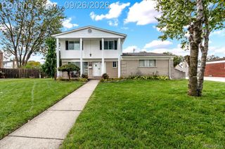36319 Travis Drive, Sterling Heights, MI 48312