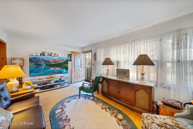 3019 Mcmahan Blvd, Louisville, KY 40220