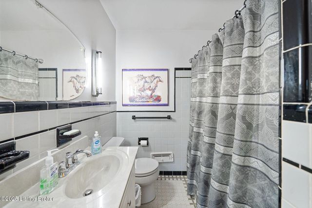 3019 Mcmahan Blvd, Louisville, KY 40220