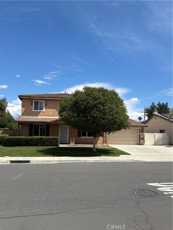 Image 3 of property listing at 1119 Huckleberry Lane, San Jacinto, CA 92582