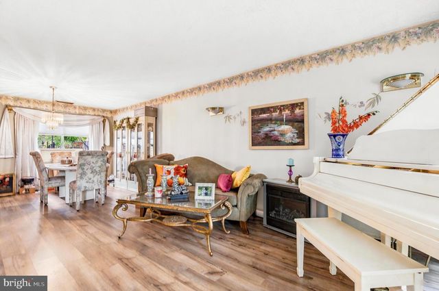 404 BUNKER HILL RD, Harleysville, PA 19438