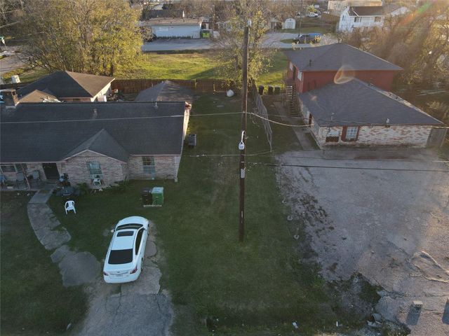 12 Nathaniel Brown, Houston, TX 77021