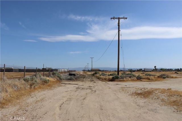 800 52nd Street W, Rosamond, CA 93560