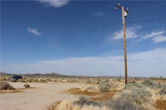 800 52nd Street W, Rosamond, CA 93560