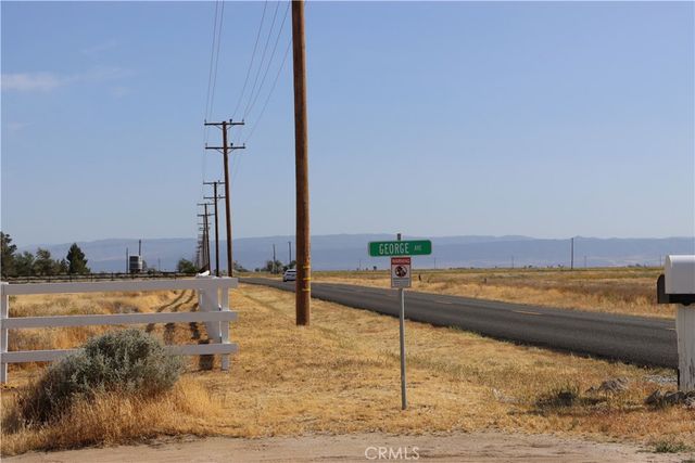 800 52nd Street W, Rosamond, CA 93560