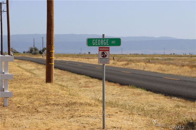 800 52nd Street W, Rosamond, CA 93560