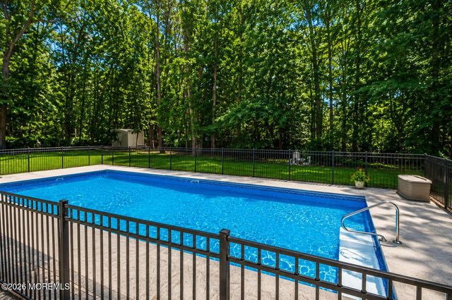 19 Peach Tree Street, Jackson, NJ 08527