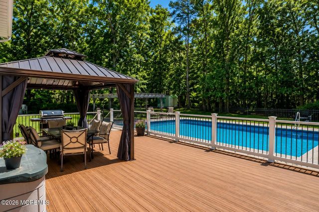 19 Peach Tree Street, Jackson, NJ 08527