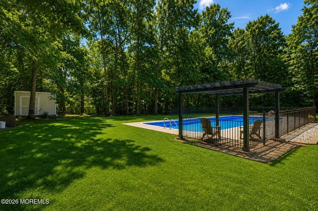 19 Peach Tree Street, Jackson, NJ 08527
