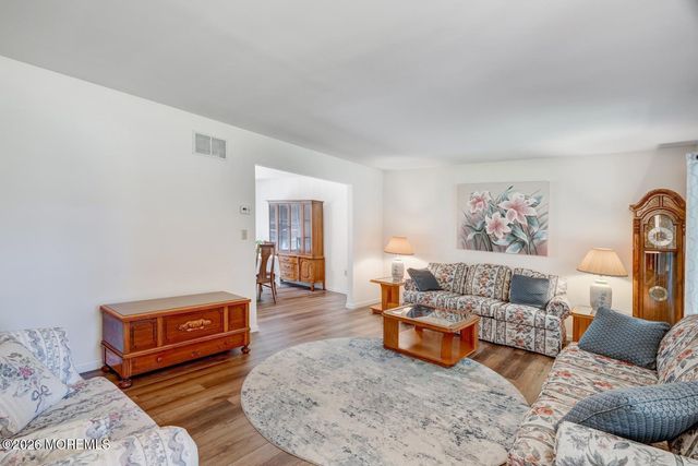 19 Peach Tree Street, Jackson, NJ 08527