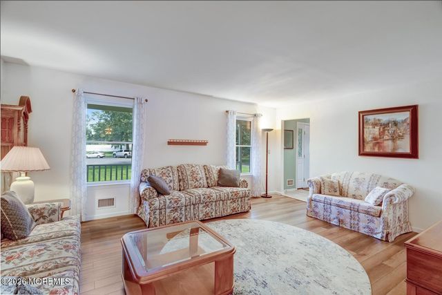 19 Peach Tree Street, Jackson, NJ 08527