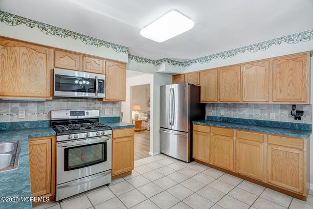 19 Peach Tree Street, Jackson, NJ 08527
