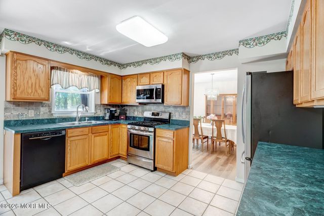 19 Peach Tree Street, Jackson, NJ 08527