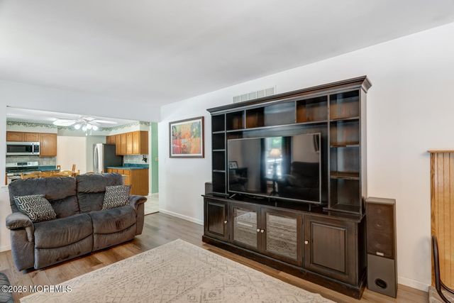 19 Peach Tree Street, Jackson, NJ 08527