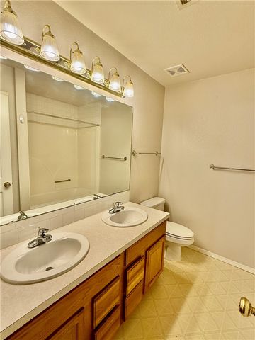 15 Pennine Lane, Bella Vista, AR 72714
