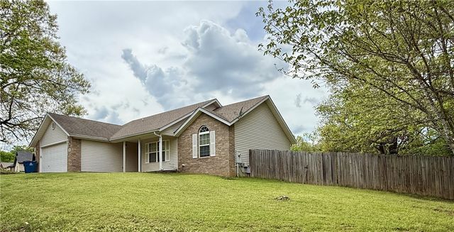 15 Pennine Lane, Bella Vista, AR 72714
