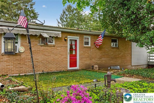 1220 Oakwood Drive, Hanover Twp, PA 18017
