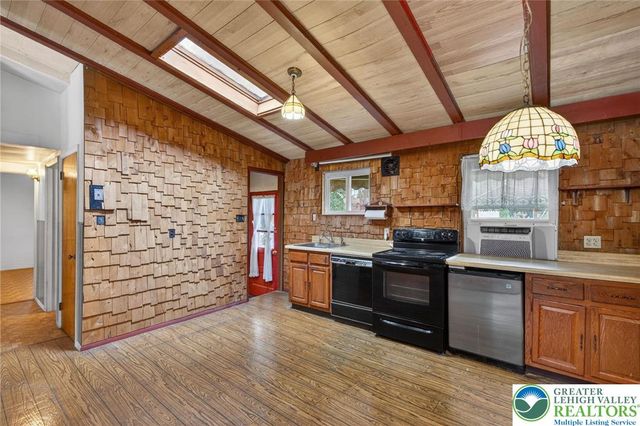 1220 Oakwood Drive, Hanover Twp, PA 18017