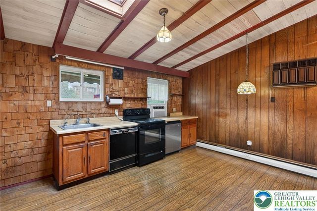 1220 Oakwood Drive, Hanover Twp, PA 18017