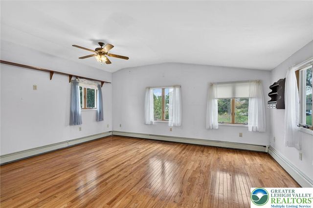 1220 Oakwood Drive, Hanover Twp, PA 18017