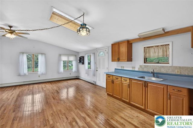 1220 Oakwood Drive, Hanover Twp, PA 18017