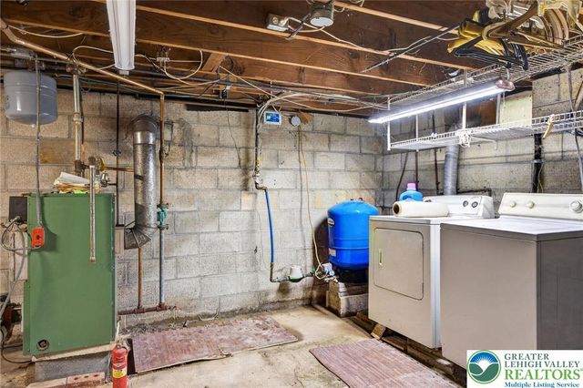 1220 Oakwood Drive, Hanover Twp, PA 18017