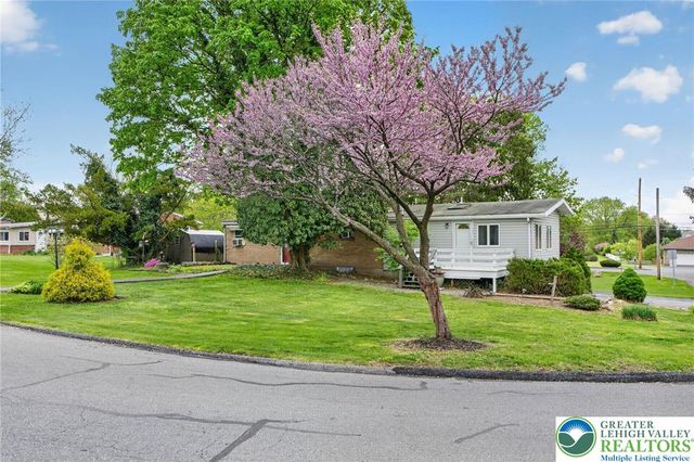 1220 Oakwood Drive, Hanover Twp, PA 18017
