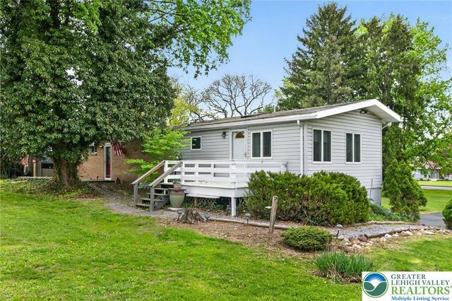 1220 Oakwood Drive, Hanover Twp, PA 18017
