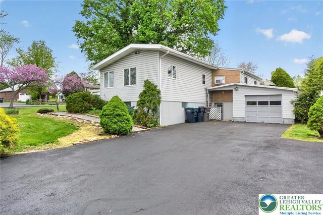 1220 Oakwood Drive, Hanover Twp, PA 18017