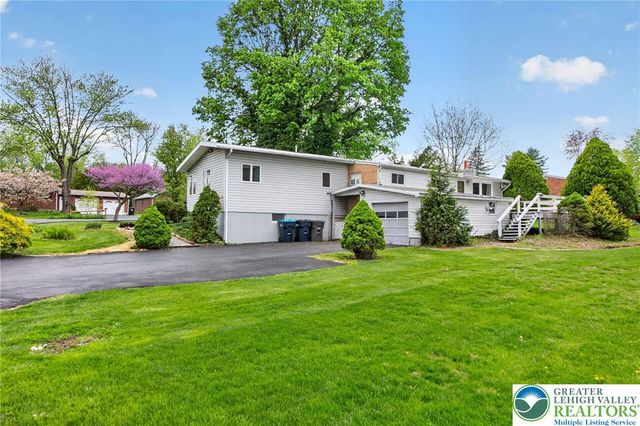 1220 Oakwood Drive, Hanover Twp, PA 18017